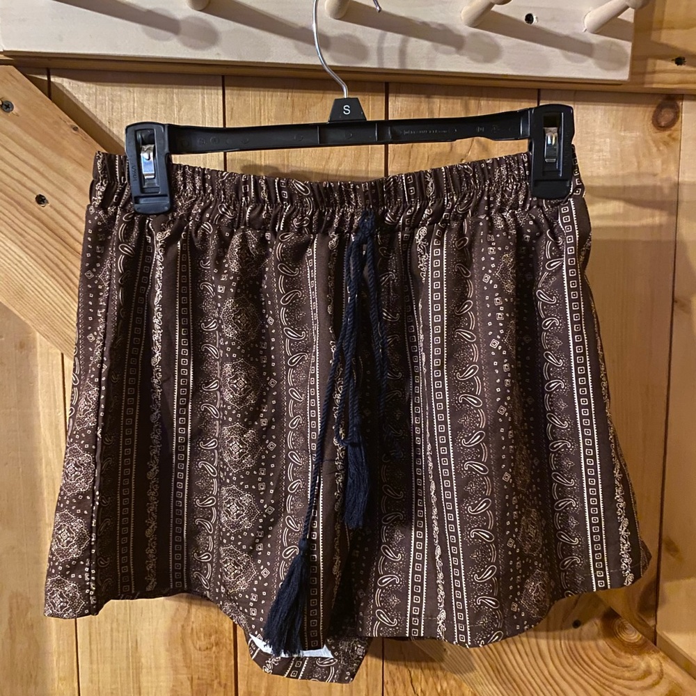 brown patterned shorts womens medium us